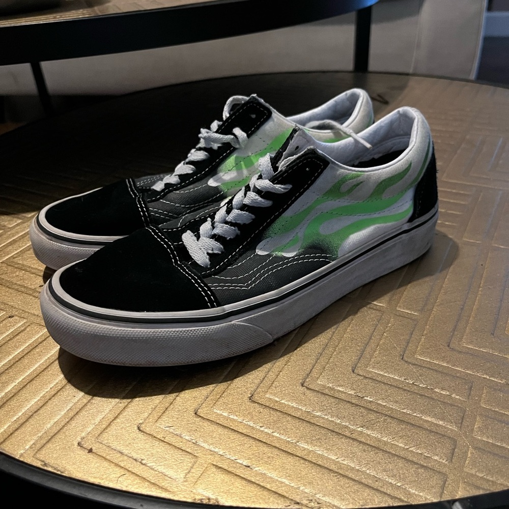 Vans - Picture 3 of 7